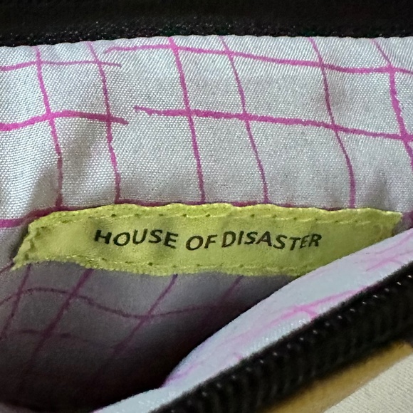 ๐บ Charming Floral Print Leather Clutch โ House of Disaster Designer UK-Based ๐บ - Picture 3 of 3